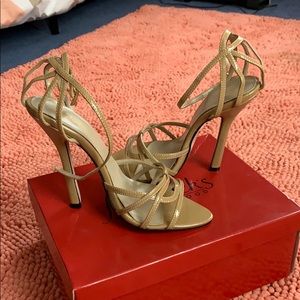 Beige sexy heels